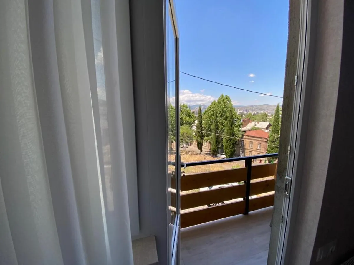 Nikas Apartment With Balcony In Old Тбилиси